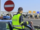 In Italien drohen teils strenge Strafen. Aber auch in anderen Urlaubsländern zeigt die Polizei ...
