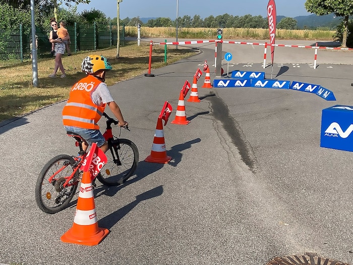 Mit Geschicklichkeit wurde der Parcour gemeistert.