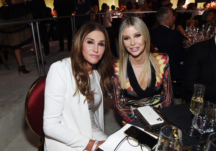 West Hollywood, 2020: Caitlyn Jenner und Sophia Hutchins bei der legendären Oscar-Party der ...