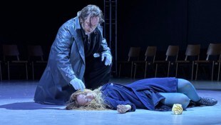 Alfons Klostermeyer (Julian Loidl) muss sich zwischen Liebe und Karriere entscheiden.