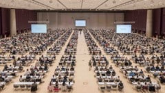 Die endlosen Reihen in der Grazer Stadthalle waren gut gefüllt.