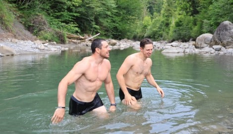 Nach dem beinharten Training gab es für Marco Rossi (r.) und seinen Coach Mathias Graf (l.) eine ...