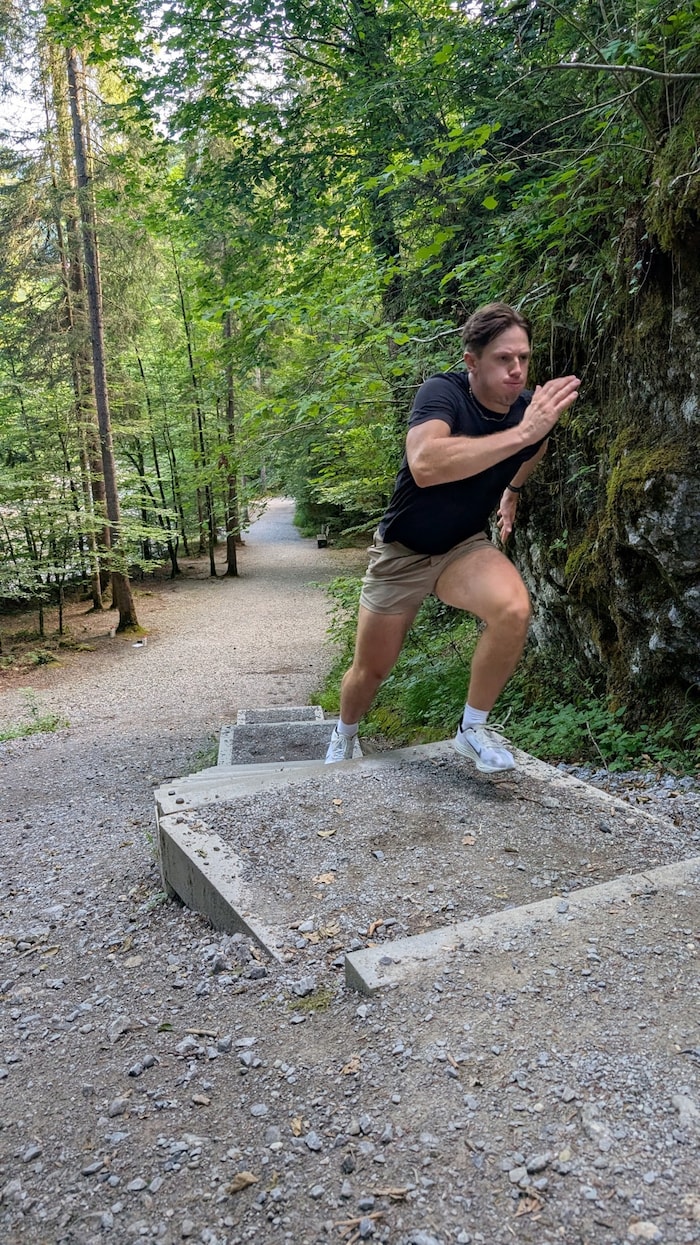 Es werden nicht die letzten Stiegen sein, die Marco Rossi an diesem Tag hinaufsprintet.