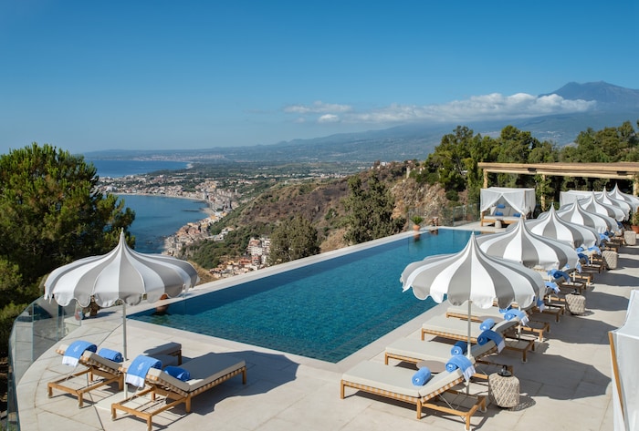 Der Infinity-Pool des Hauses ist nur die Spitze des Luxus-Eisberges.
