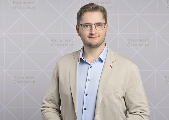 Schwaighofer ist mit 25 Jahren der jüngste FPÖ-Abgeordnete.