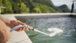 Der Pool im Garten muss befüllt werden, oft macht das die Feuerwehr – rund um den Skandal in ...