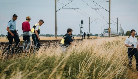 Am Donnerstag hat ein 20-Jähriger Mitreisende in einem ICE mit einer Axt und einem Hammer ...
