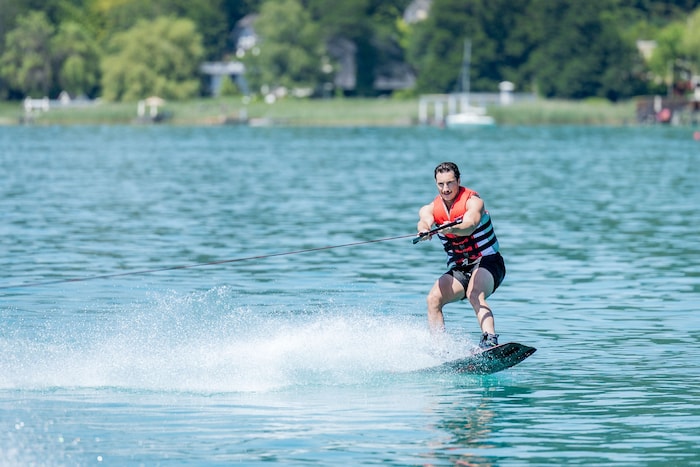 Patrick Feurstein fühlt sich im Sommer auf dem Wasser wohl, freut sich dann aber auch schon ...