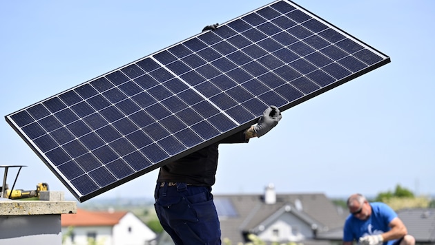 Derzeit gibt es rund 100.000 PV-Anlagen in Oberösterreich, etwas mehr als ein Drittel hat auch ...