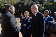 Südafrikas Staatschef Cyril Ramaphosa empfing Präsident Alexander Van der Bellen und Gattin ...