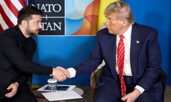 Der ukrainische Präsident Wolodymyr Selenskyj mit seinem Amtskollegen aus den USA, Donald Trump