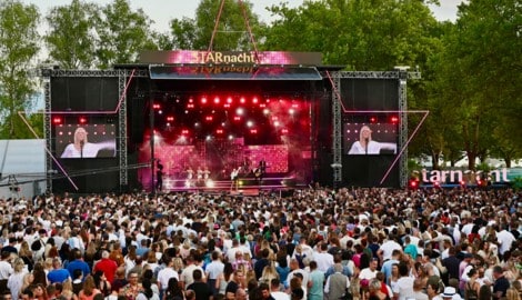 Großartige Stimmung in der Ostbucht: Mehr als 6000 Fans feierten mit ihren Stars am Wörthersee.