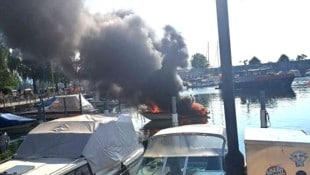 Das brennende Boot im Harder Zollhafen
