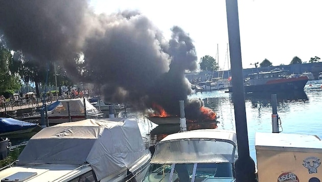 Das brennende Boot im Harder Zollhafen