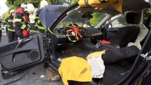 Der Lenker dieser Mazda war kurz eingeschlafen.