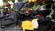 Der Lenker dieser Mazda war kurz eingeschlafen.