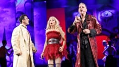 Martin Achrainer als Jupiter, Jeannette Wernecke als Eurydike und Peter Bording als Pluto