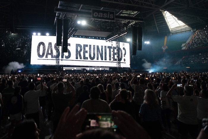 75.000 Fans feierten die Rückkehr ihrer Idole auf der Konzertbühne.