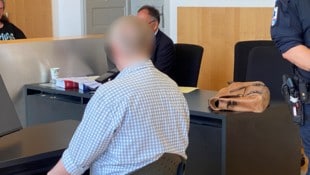 Der 60-jährige Angeklagte wollte ein Hotel aufbauen – allerdings fehlten ihm dafür die ...