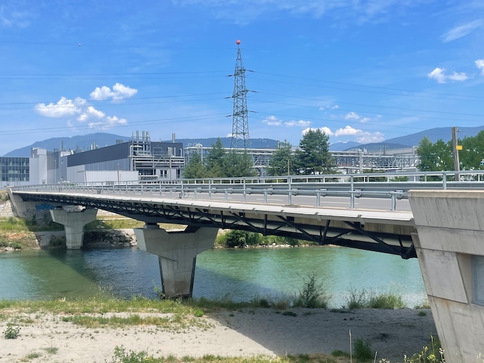 Die Brücke über die Gail ist zwar befahrbar – fristet aber ein unfertiges Dasein.