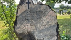 Am Friedhof Annabichl befindet sich ein Grab- und Gedenkstein, der an drei Soldaten des ...