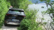 Die Feuerwehr musste das Auto bergen