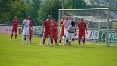 3:0 siegten die Lustenauer (in Weiß) gegen den FC Dornbirn.