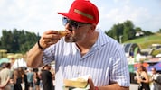 Dienstlich dinieren: Jörg Bruch probierte Essen an jedem einzelnen Gastrostand