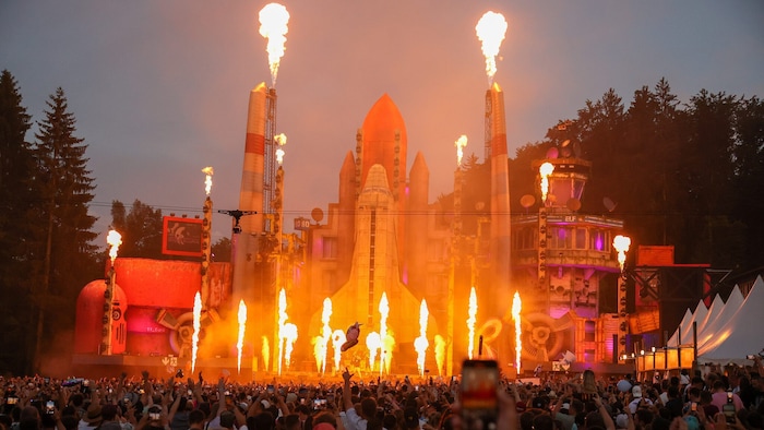Feurige Show am Electric Love Festival