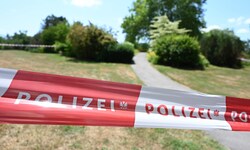 Eine männliche Baby-Leiche wurde in einem Gebüsch entsorgt. 