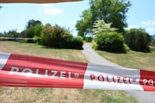 Eine männliche Baby-Leiche wurde in einem Gebüsch entsorgt. 