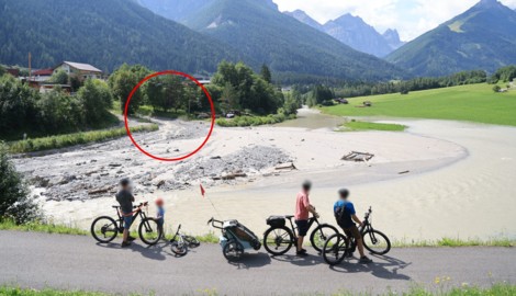 Im Bereich des roten Kreises war einmal eine Brücke.