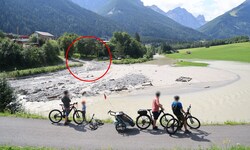 Im Bereich des roten Kreises war einmal eine Brücke.