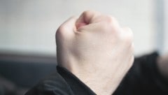 Vor dem Match folgen die Fäuste (Symbolbild).