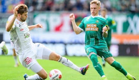 Isak Jansson (re.) ist ins Visier von Celtic Glasgow geraten
