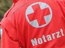 Der Notarzt konnte wegen eines anderen Einsatzes erst rund 22 Minuten nach der Alarmierung ...