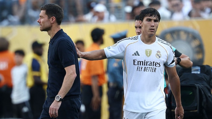 Real-Trainer Xabi Alonso (links) und sein Schützling Gonzalo García.