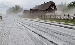 Am Pogusch sorgte ein heftiges Hagelgewitter für winterliche Fahrverhältnisse.