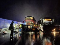 Insgesamt vier Fahrzeuge waren in den schweren Unfall involviert.