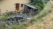 Der Pkw hatte sich gelöst und war über den Hang gerollt.