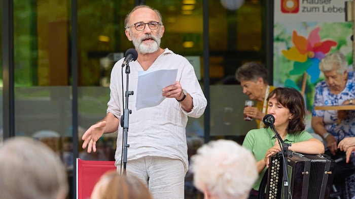 Stars der heimischen Kulturszene wie Karl Markovics samt Team sorgen für Unterhaltung in den ...