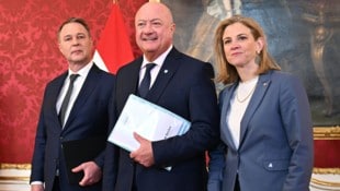 Weniger als 30 Prozent trauen der Bundesregierung zu, die wichtigsten Probleme des Landes ...
