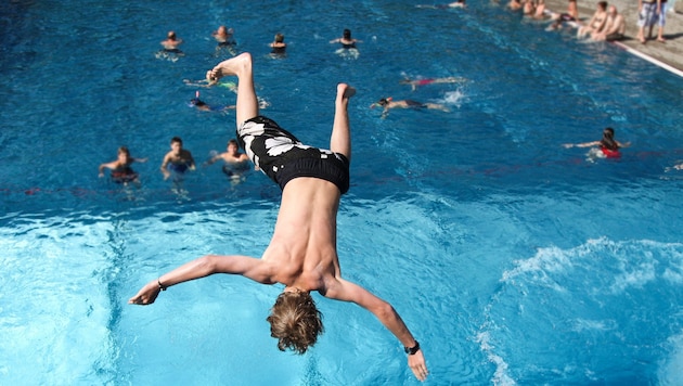 Endlich wieder mal Badewetter. Doch der Sprung ins kühle Nass kann auch fatal enden.