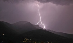 Der Sonntag könnte vor allem im Tiroler Oberland turbulent werden. (Symbolbild)