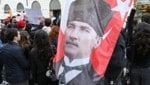 Atatürk machte sich für eine strikte Trennung von Staat und Kirche stark.