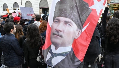 Atatürk machte sich für eine strikte Trennung von Staat und Kirche stark.