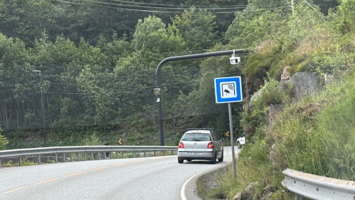 In Schweden und Norwegen wird in der Regel vor Radarfallen gewarnt – oft abertunnel sehr spät.