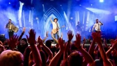 Matakustix hat es geschafft: Die Kärntner Band steht im Finale für den Wiesn-Hit. Nun braucht ...
