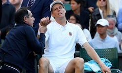 Jannik Sinner musste im Achtelfinale gegen Grigor Dimitrow behandelt werden.