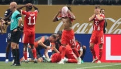 Fassungslosigkeit bei den Bayern-Spielern: Jamal Musiala verletzte sich bei der Klub-WM schwer.